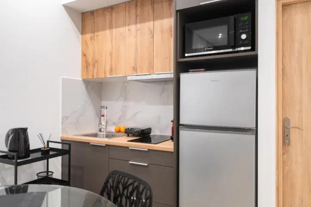The Avra Apartment *